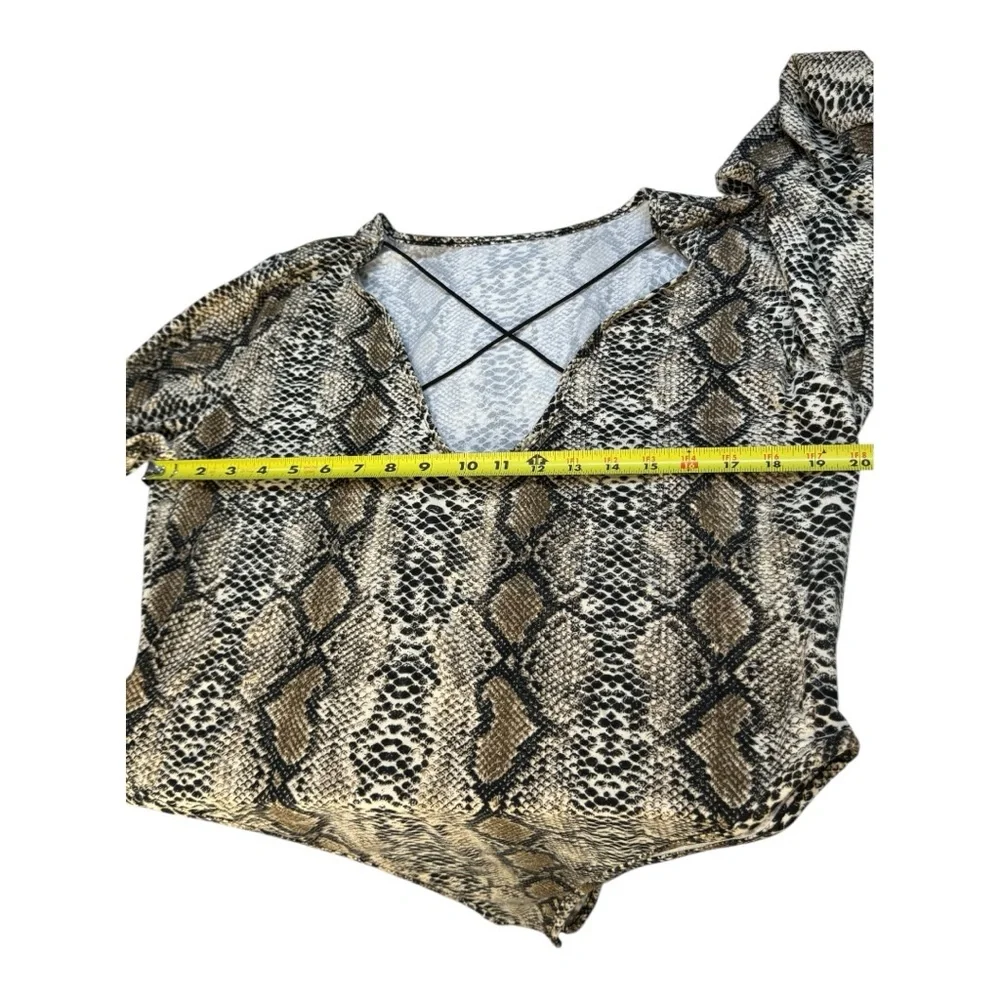 SHEIN Brown Snakeskin Print Bodysuit EUC like new BOX31 - Picture 3 of 3